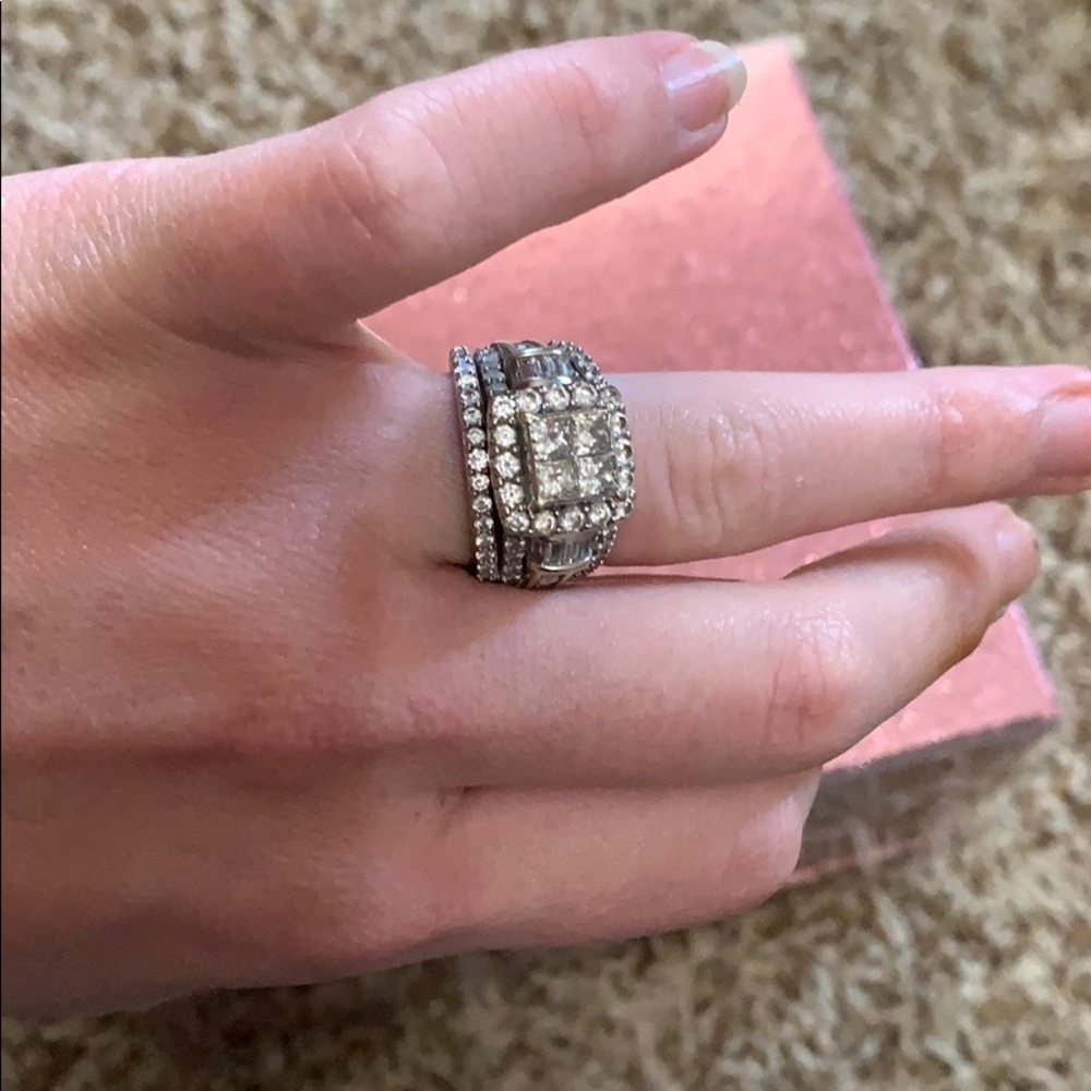Engagement ring - Picture 7 of 7